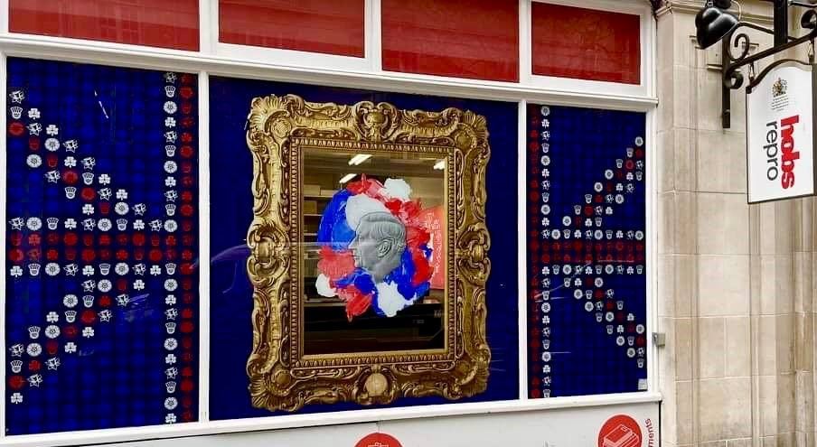 Hobs Repro celebrate the Coronation